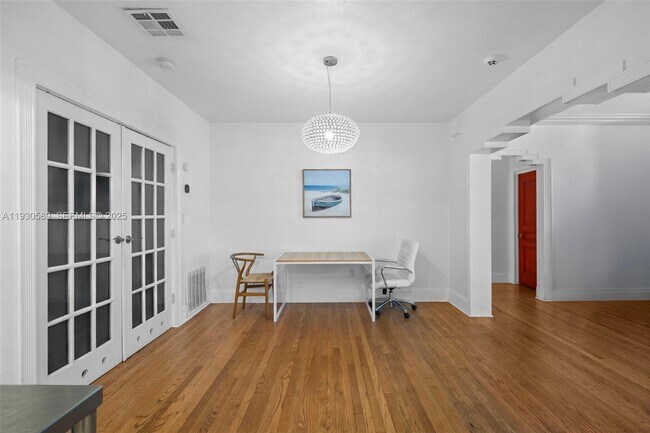 Building Photo - 555 NE 73rd St