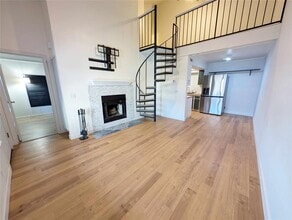 Building Photo - 11130 N Stratford Dr