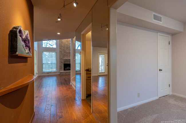Building Photo - 14110 Vistawood-