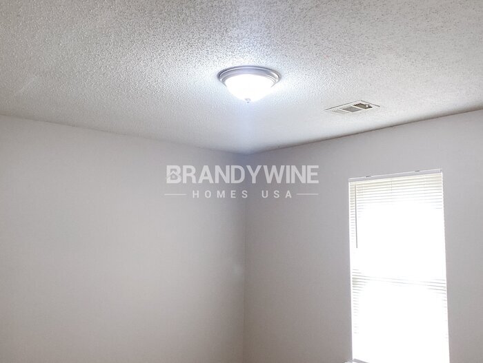 Building Photo - 289 Montego Cir