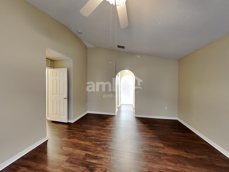 Building Photo - 1605 Pickard Cir