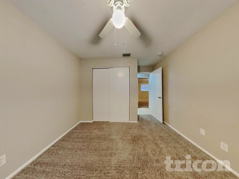 Building Photo - 1726 St Croix Dr