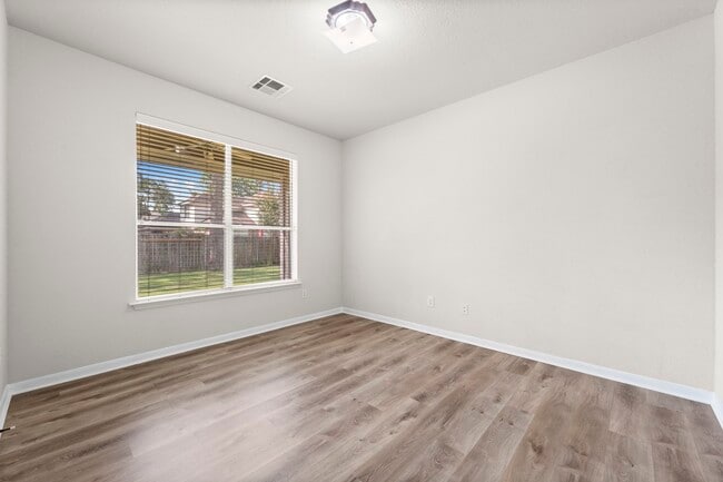 Building Photo - 167 N Whistlers Bend Cir