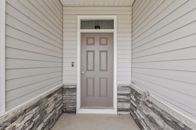 Building Photo - 570 Tullimore Ln