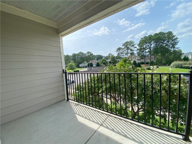 Building Photo - 411 Gallery Dr