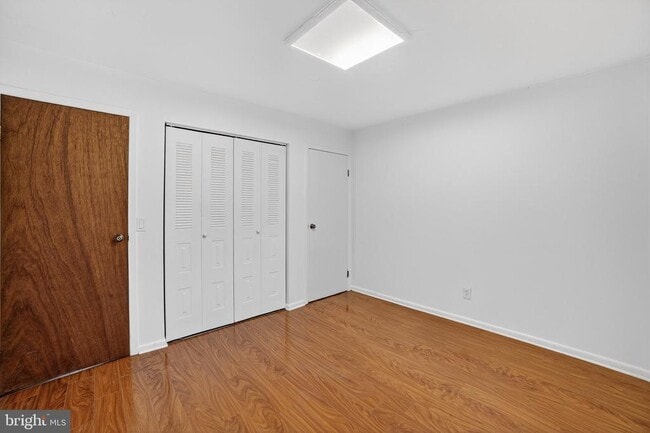 Building Photo - 105 Jackson St