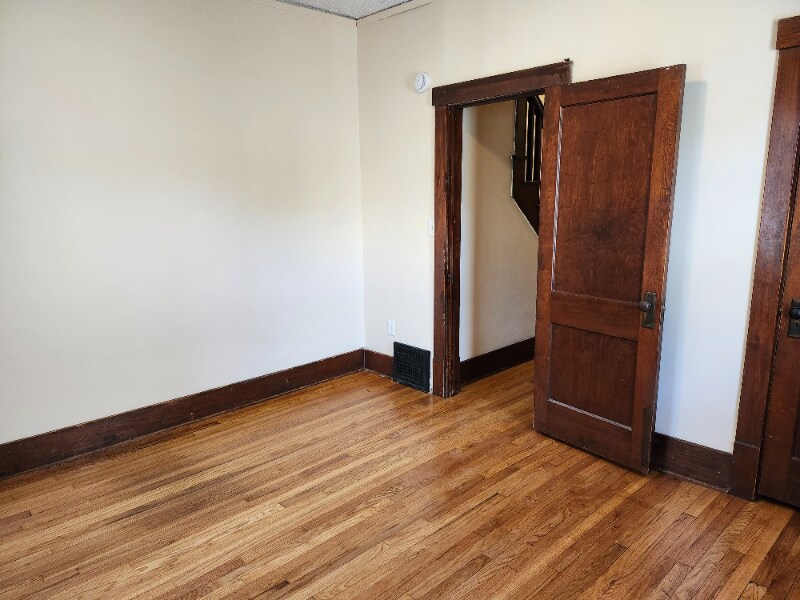 Building Photo - 3117 S 60th St