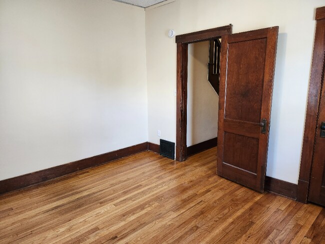 Building Photo - 3117 S 60th St