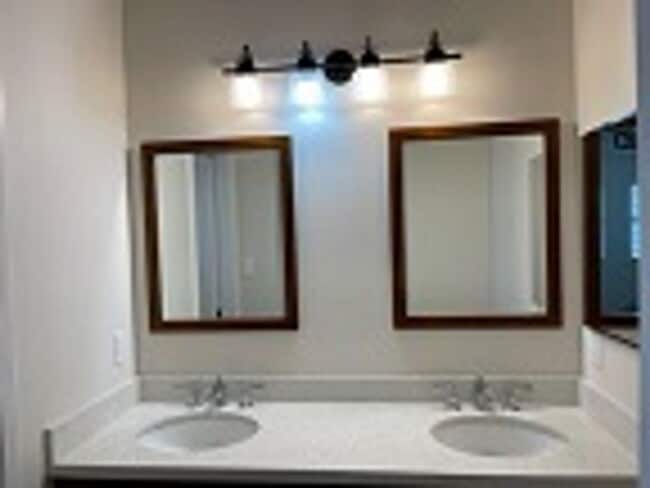 Building Photo - Kahoma Village Home Fully Furnished