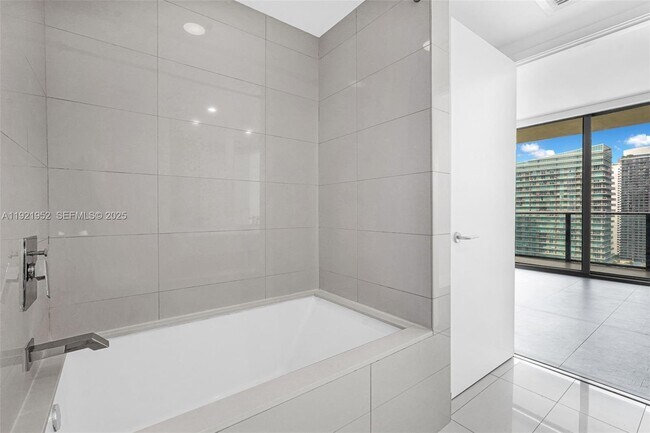 Building Photo - 1300 S Miami Ave