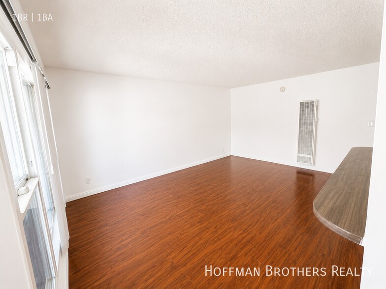 Building Photo - 3718 Mentone Ave