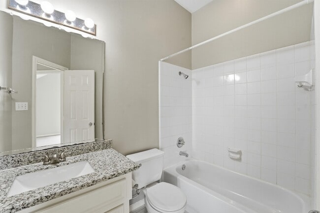 Building Photo - 1507 Sutton St