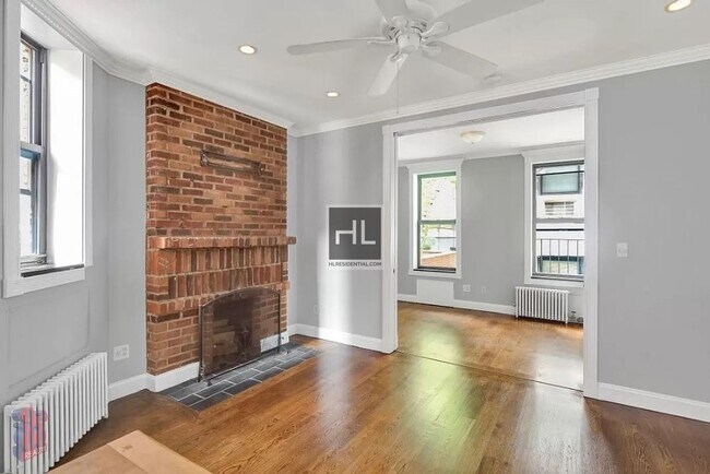 Building Photo - 209 E 25th St