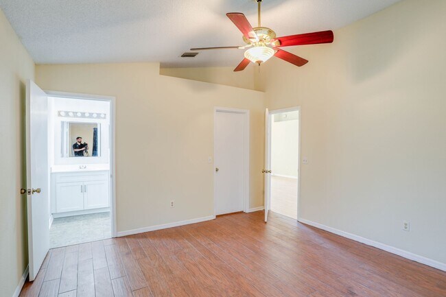 Building Photo - 1057 Kelsey Ave