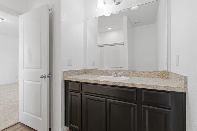 Building Photo - 211 Shiro Dr