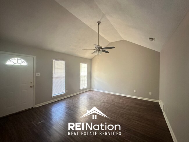 Building Photo - 3BR/2BA Memphis Rental with Vaulted Ceilings, Hardwood Floors & Large Backyard