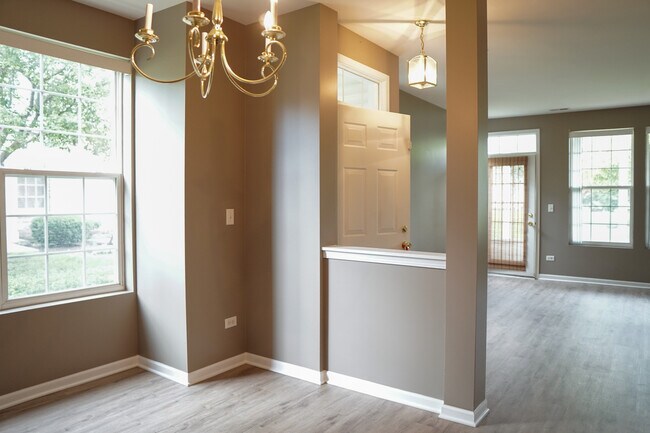 Building Photo - 1574 Millbrook Dr