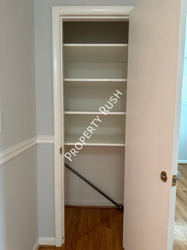 Building Photo - 2307 Arroyo Dr