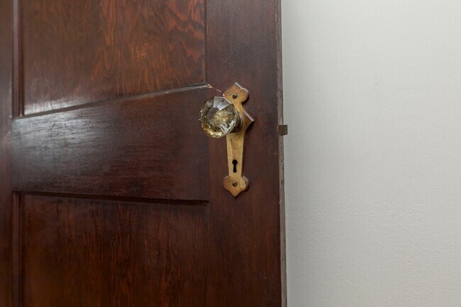 Building Photo - 616 Colorado Ave