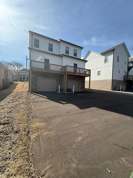 Building Photo - 713 Ewing Blvd