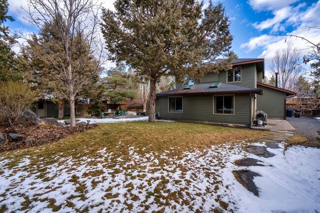 Building Photo - 61497 SE Orion Dr