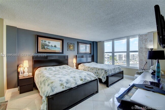 Building Photo - 3800 S Ocean Dr
