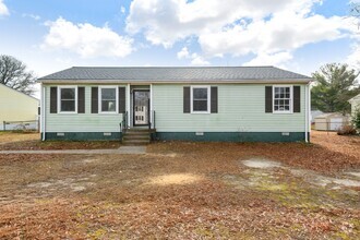 Building Photo - 4008 Gloucester Dr