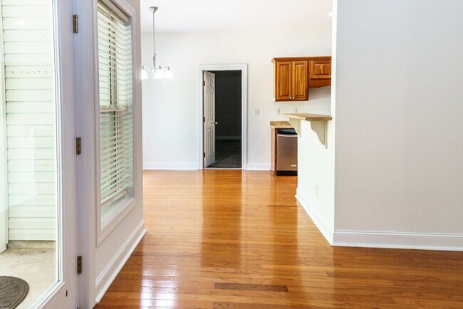 Building Photo - 49 Thomas Sumter St