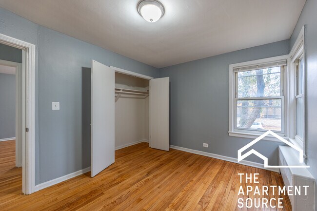 Building Photo - 6719 N California Ave