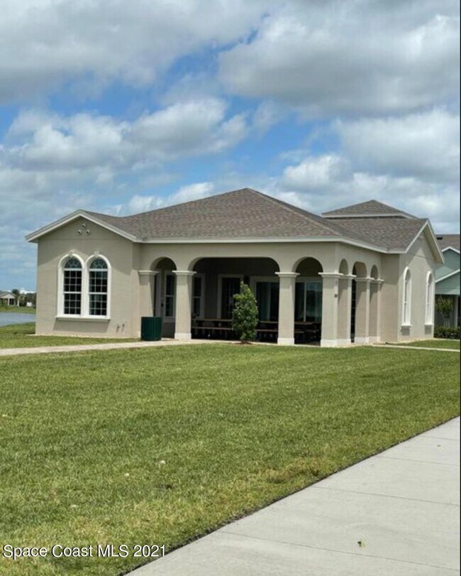 Building Photo - 7883 Loren Cove Dr
