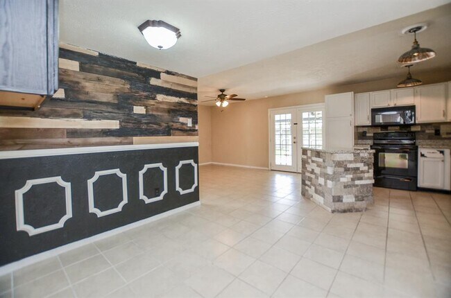 Building Photo - 17323 Glenpatti Dr
