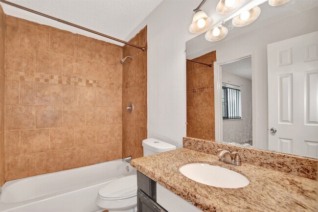 Building Photo - 17807 Glenmark Dr