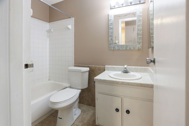 Building Photo - A Charming Studio Apartment Located In A W...