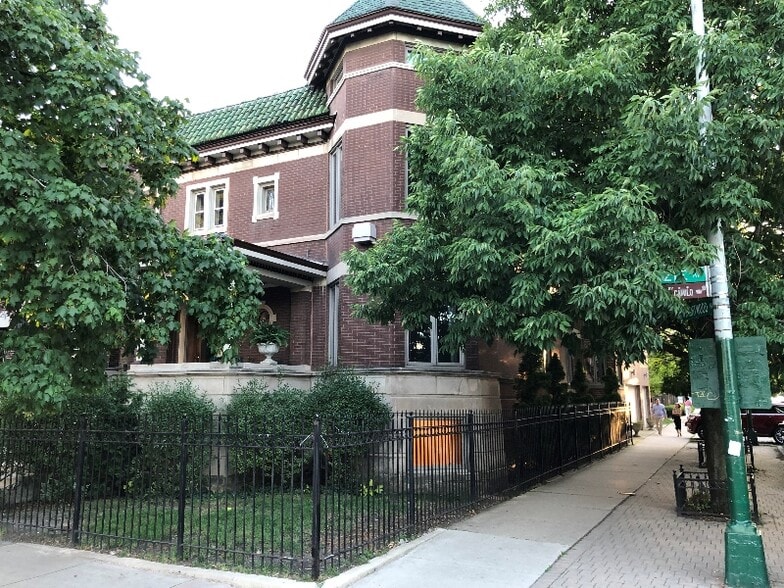 Building Photo - 2556 N Kedzie Blvd