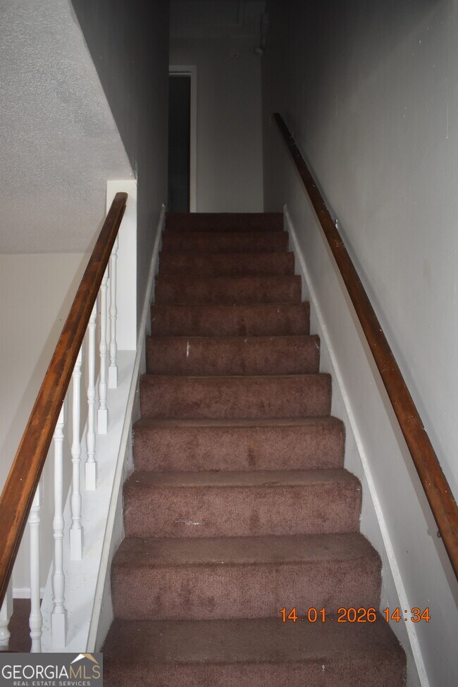 Building Photo - 4934 Log Cabin Dr