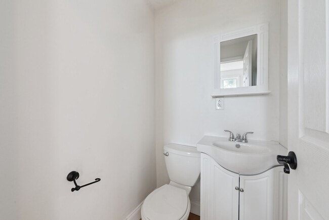 Building Photo - Stunning 2 Bedroom home in Greensburg available September 1!