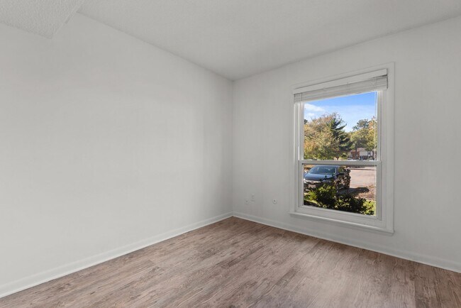 Building Photo - Virginia Beach Townhome