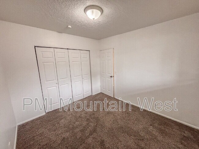 Building Photo - 4675 S 1300 E