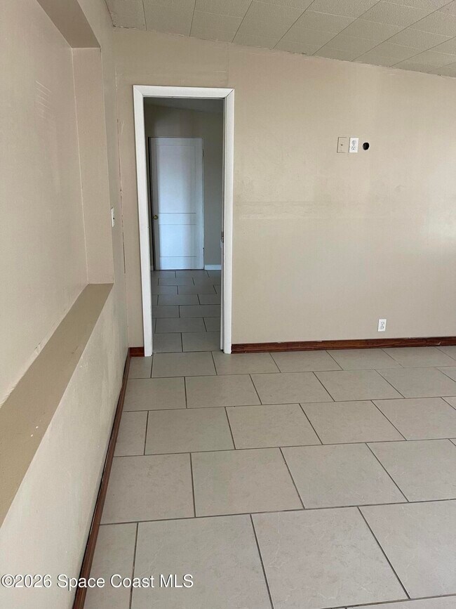 Building Photo - 1448 Virginia Dr