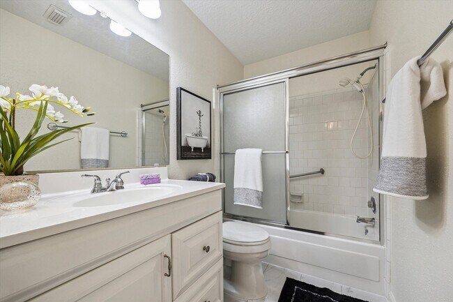 Building Photo - 711 Flower Field Ct