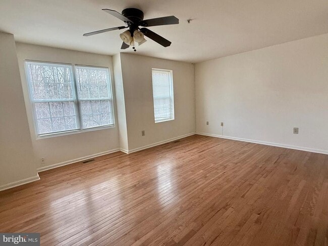 Building Photo - 10128 Reprise Dr