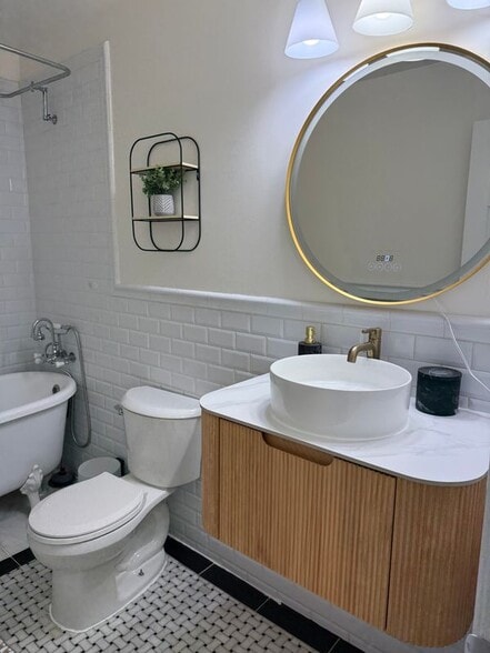 Building Photo - 10 Candlewood Rd