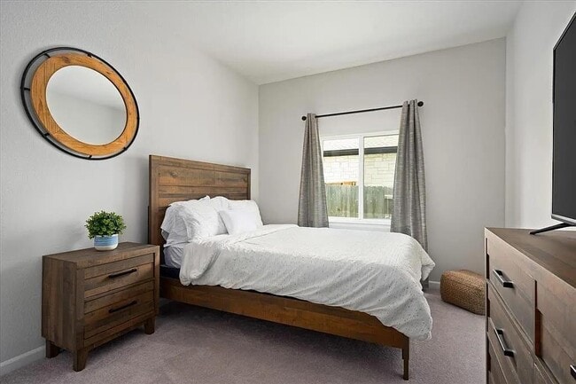 Building Photo - 108 Charles Zanco Dr