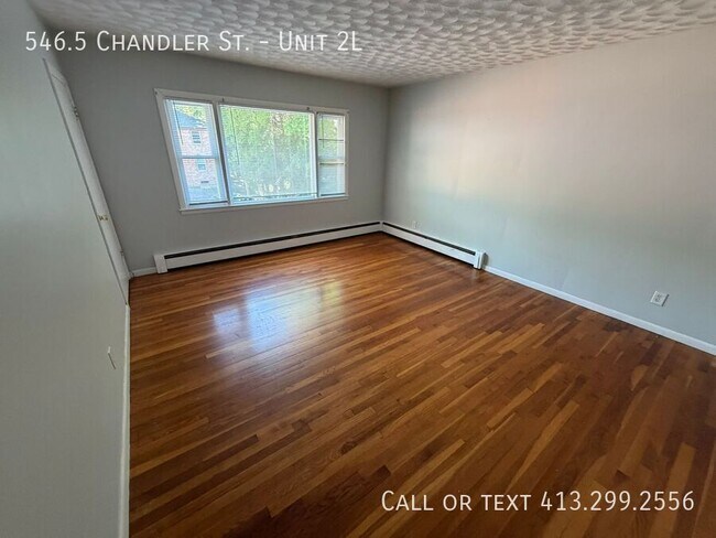 Building Photo - 546.5 Chandler St