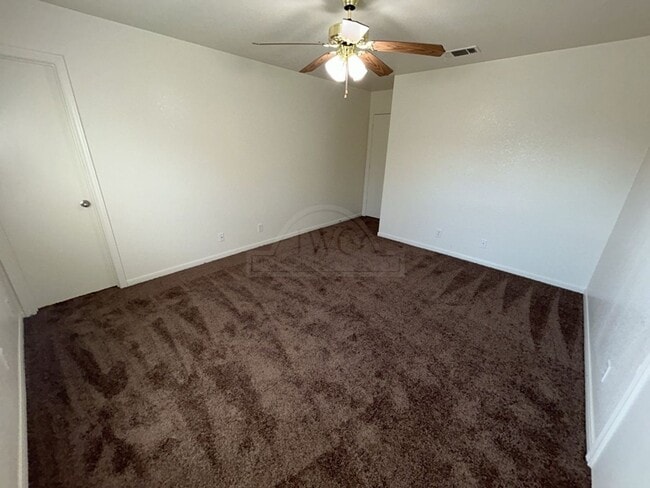 Building Photo - 1303 Cinch Dr