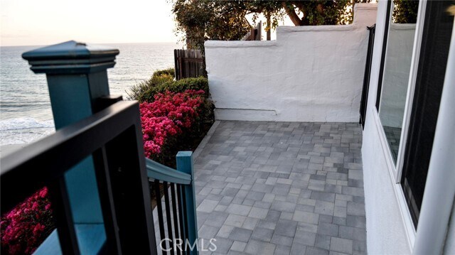 Building Photo - 802 Buena Vista