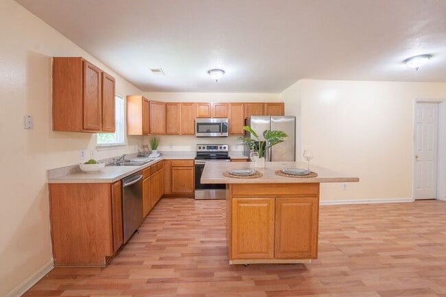 Building Photo - 7 Gimbal Cir