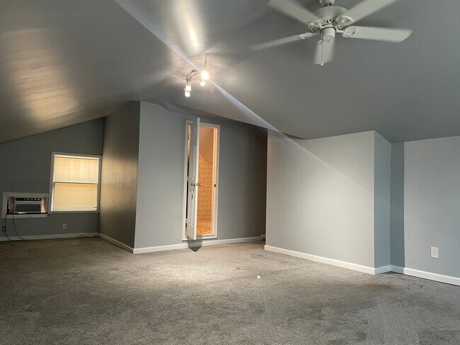 Building Photo - 410 N Clifton Ave