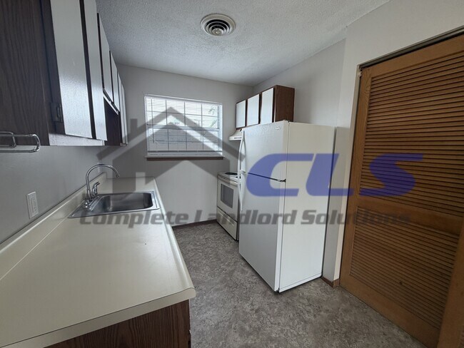 Interior Photo - 820 Poplar Street