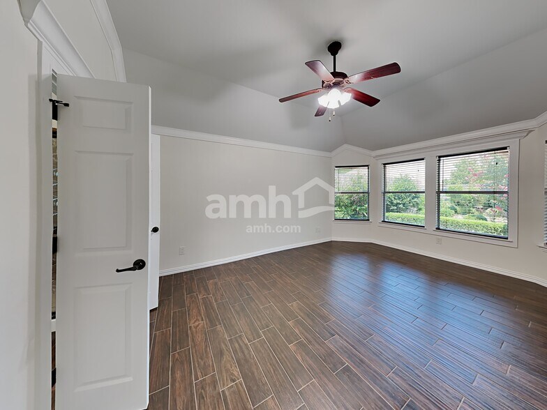 Building Photo - 2228 Coopers Hawk Ct